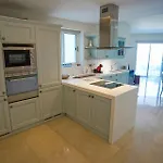 Luxury Living With Massive Pool - Views And Beautiful Gardens