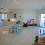 Luxury Living With Massive Pool - Views And Beautiful Gardens Appartamento Ghajn Melel