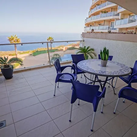 Luxury Living With Massive Pool - Views And Beautiful Gardens Apartament