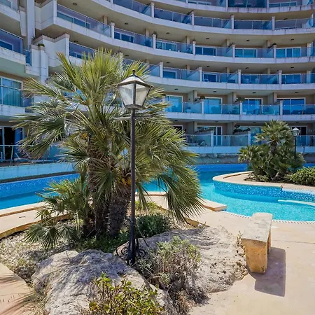 Luxury Living With Massive Pool - Views And Beautiful Gardens Apartament Ghajn Melel