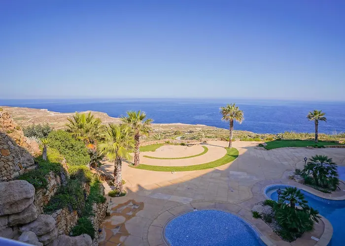 Luxury Living With Massive Pool - Views And Beautiful Gardens Διαμέρισμα *
