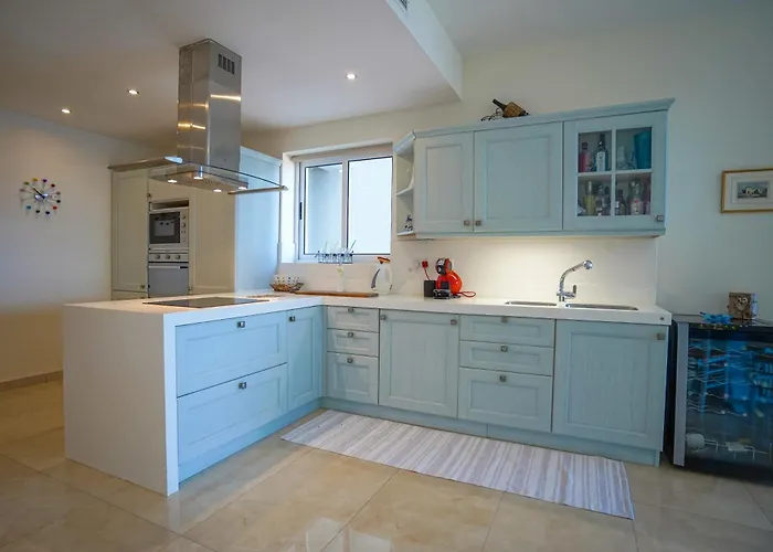 Διαμέρισμα Luxury Living With Massive Pool - Views And Beautiful Gardens *