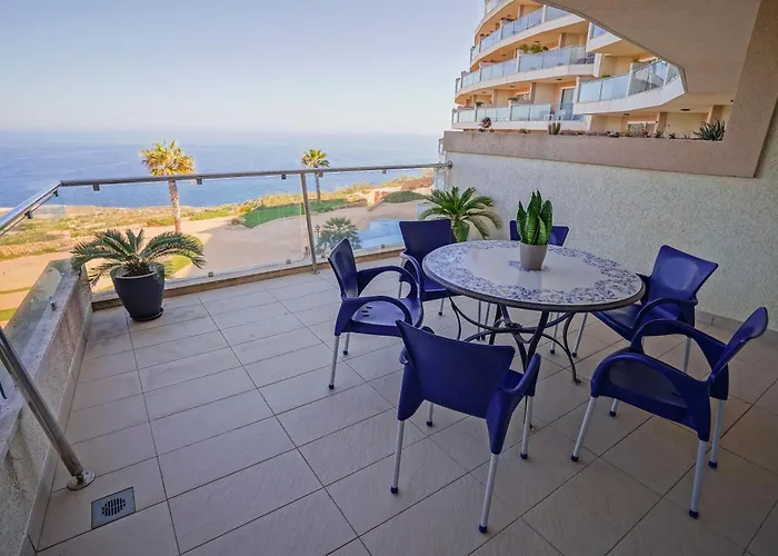 Luxury Living With Massive Pool - Views And Beautiful Gardens Διαμέρισμα