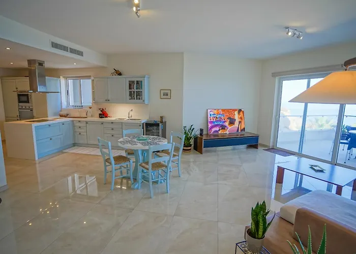 Luxury Living With Massive Pool - Views And Beautiful Gardens Διαμέρισμα Ghajn Melel