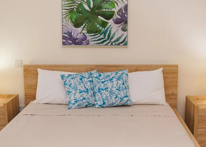 Διαμέρισμα Luxury Living With Massive Pool - Views And Beautiful Gardens *