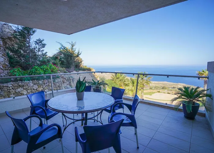 Διαμέρισμα Luxury Living With Massive Pool - Views And Beautiful Gardens